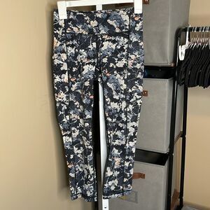 Lululemon Speed Up Crop 21" w pockets Sz 4 Spring Bloom Multi Luxtreme 4068